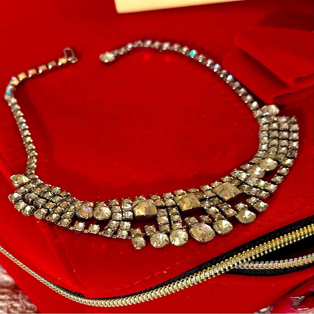 Glamorous old Hollywood vintage rhinestone necklace